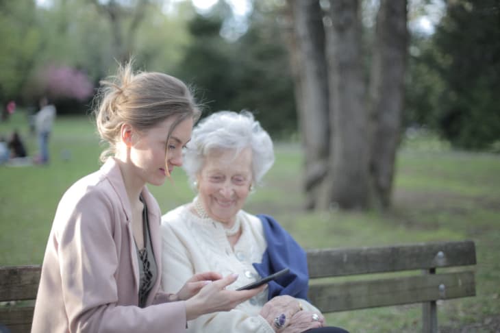how-to-care-for-someone-with-dementia